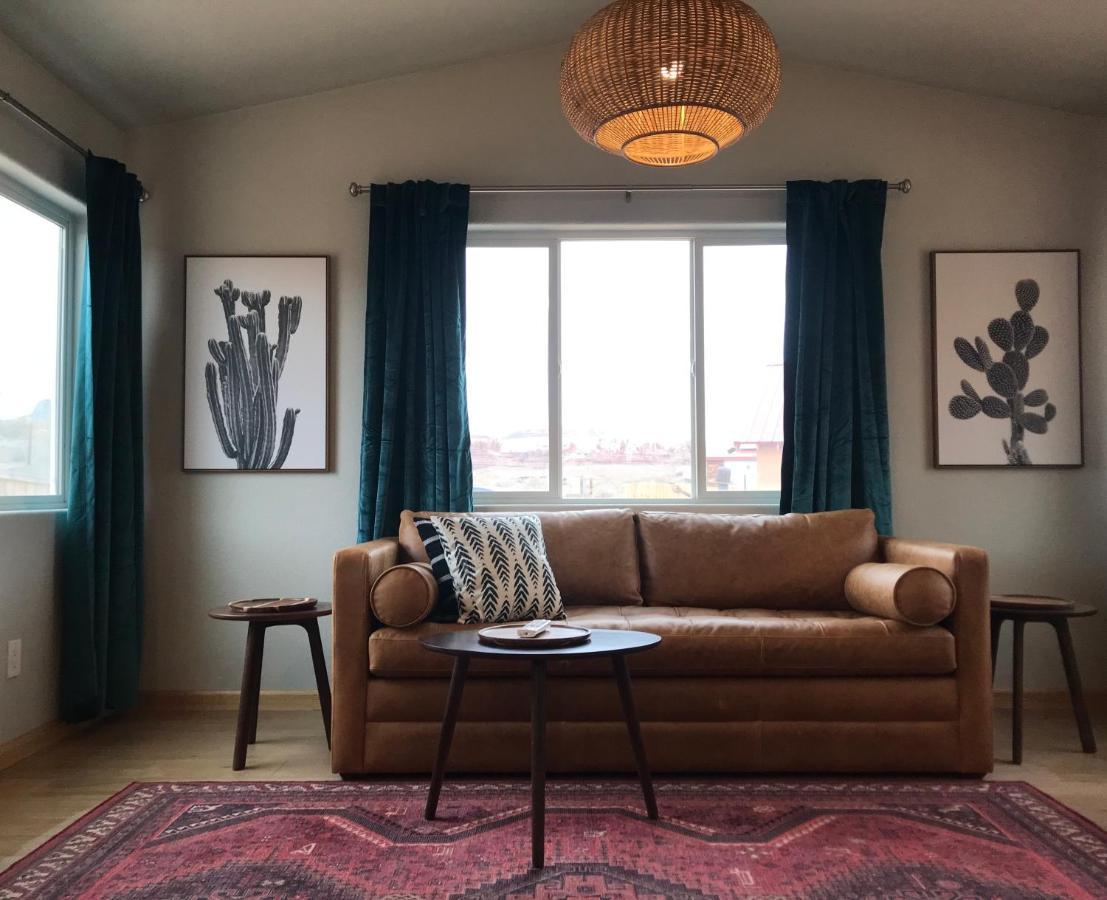 Willow Street Cottages Bluff Room photo