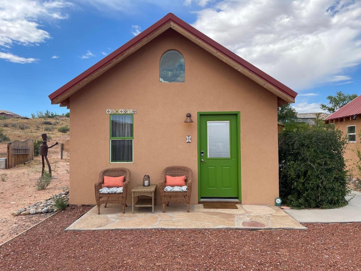 Willow Street Cottages Bluff Exterior photo