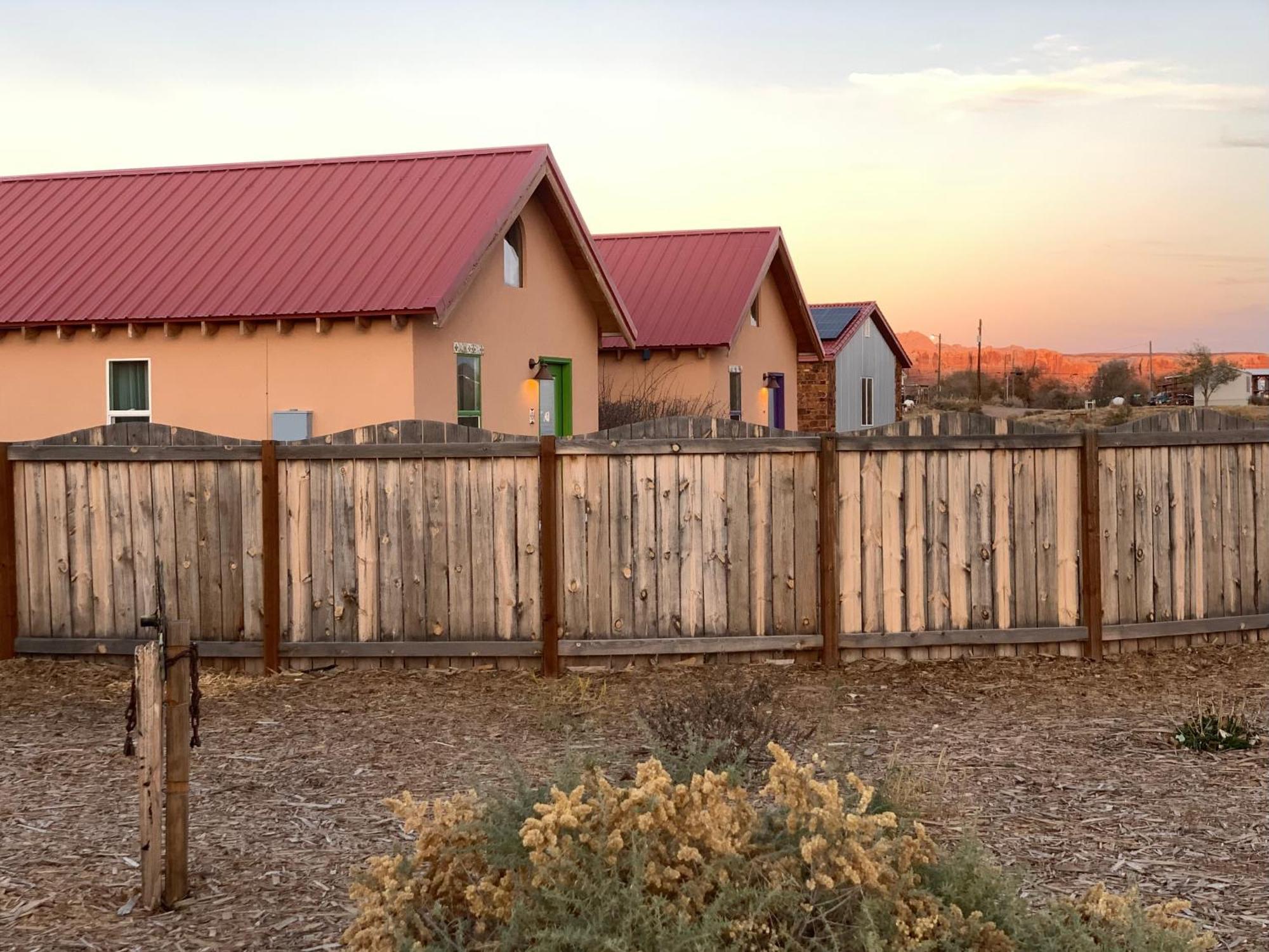 Willow Street Cottages Bluff Exterior photo